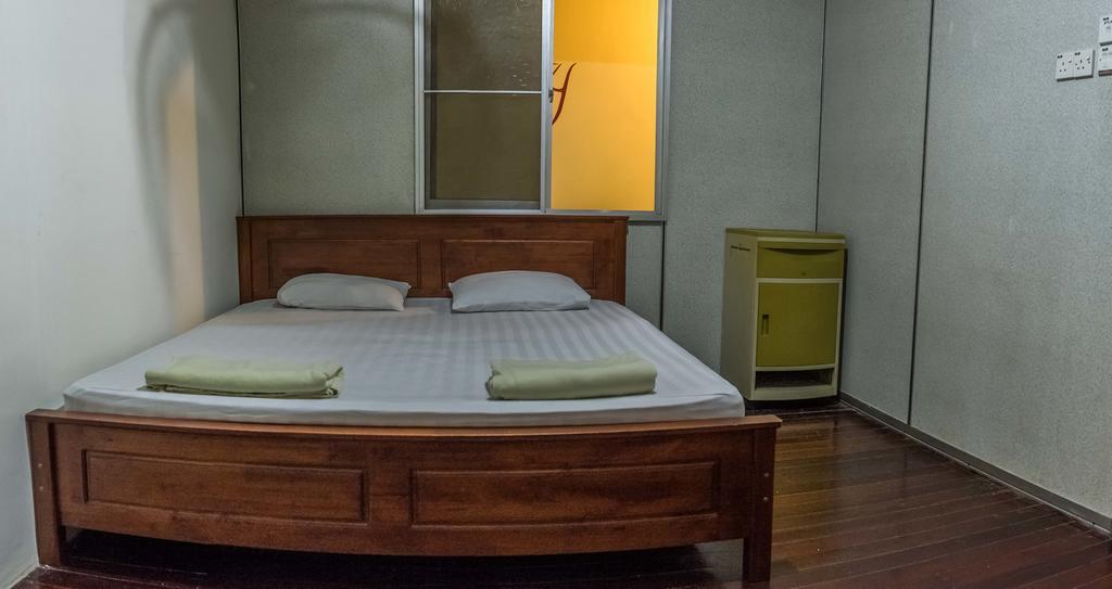 Discovery Cafe And Guesthouse ملقا المظهر الخارجي الصورة