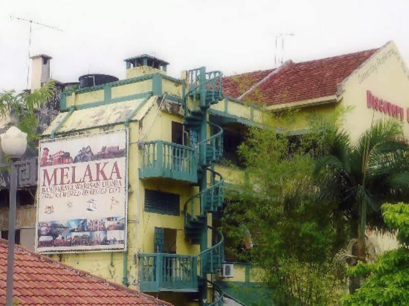 Discovery Cafe And Guesthouse ملقا المظهر الخارجي الصورة