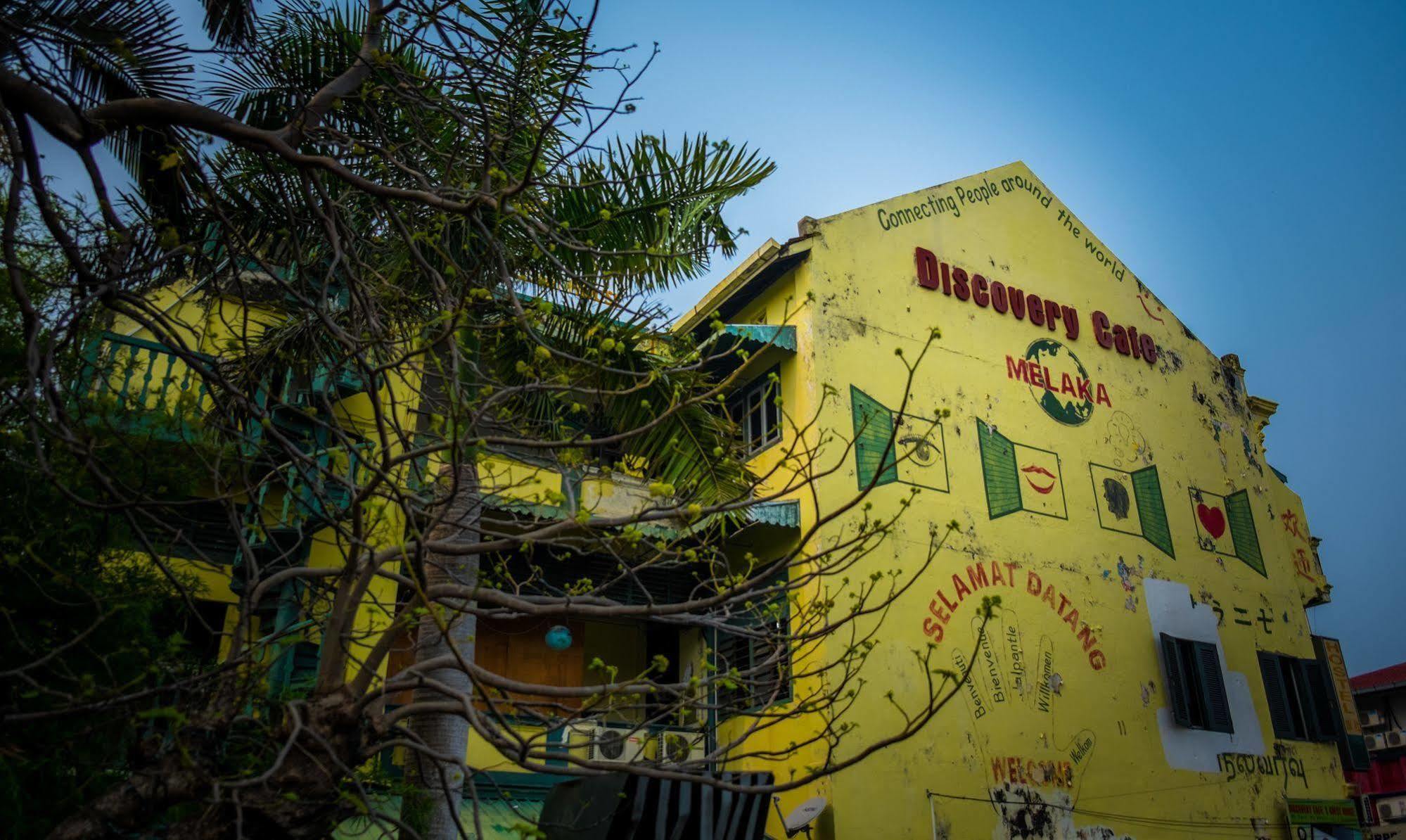 Discovery Cafe And Guesthouse ملقا المظهر الخارجي الصورة