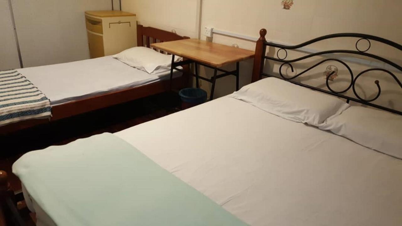 Discovery Cafe And Guesthouse ملقا المظهر الخارجي الصورة